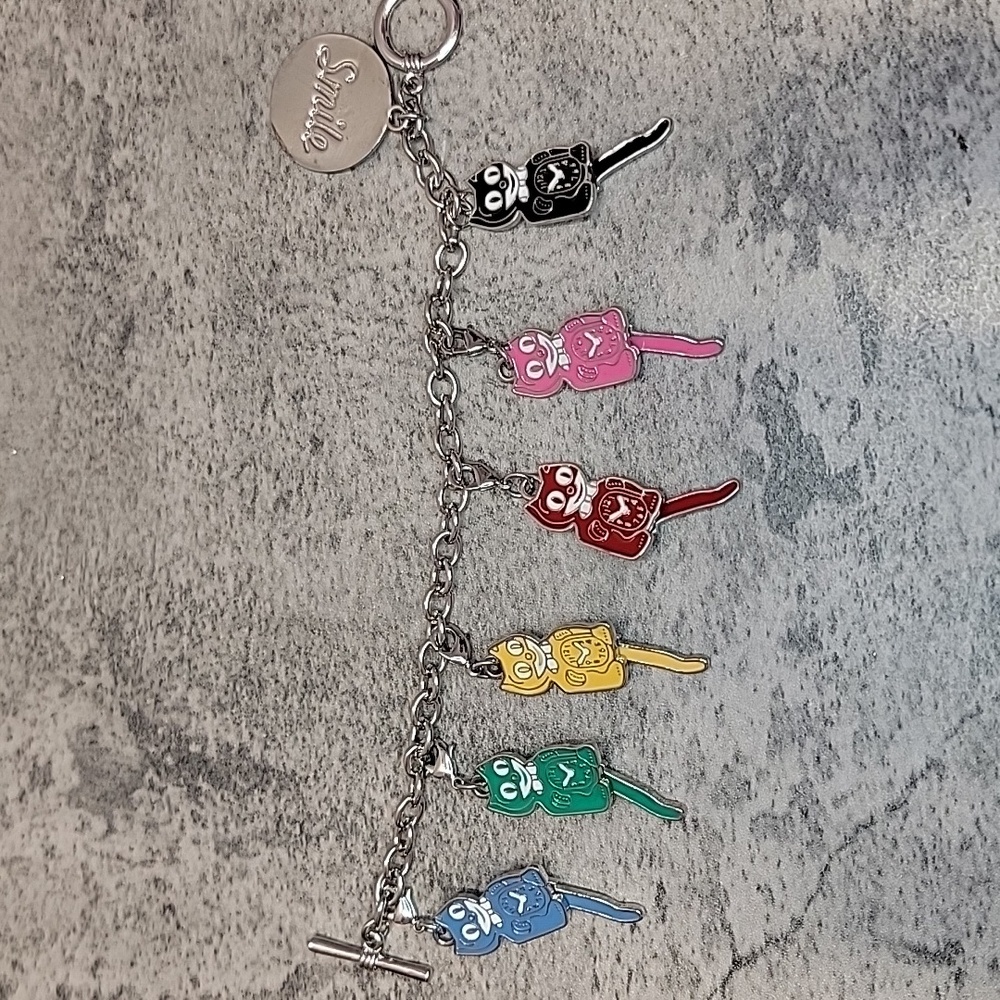 Kit-Cat Klock Charm bracelet clock - Picture 2 of 15